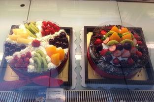 桃园小区吃瓜,邻里琐事引发社区热议