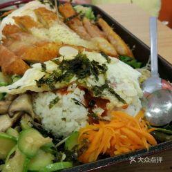 桃园小区吃瓜,邻里琐事引发社区热议