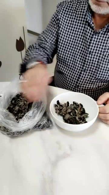 外国人父亲吃瓜,一场跨国文化交流的趣味瞬间