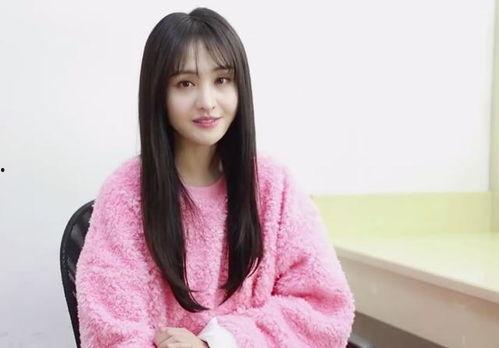 吃瓜女生恋爱脑,甜蜜与烦恼的交织