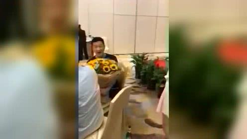 吃瓜的少女视频